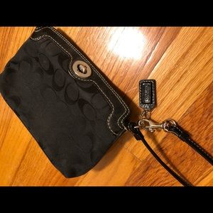 Coach wristlet- good condition